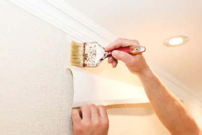 Pose de papier peint à Crupies — revêtements muraux et toiles de verre